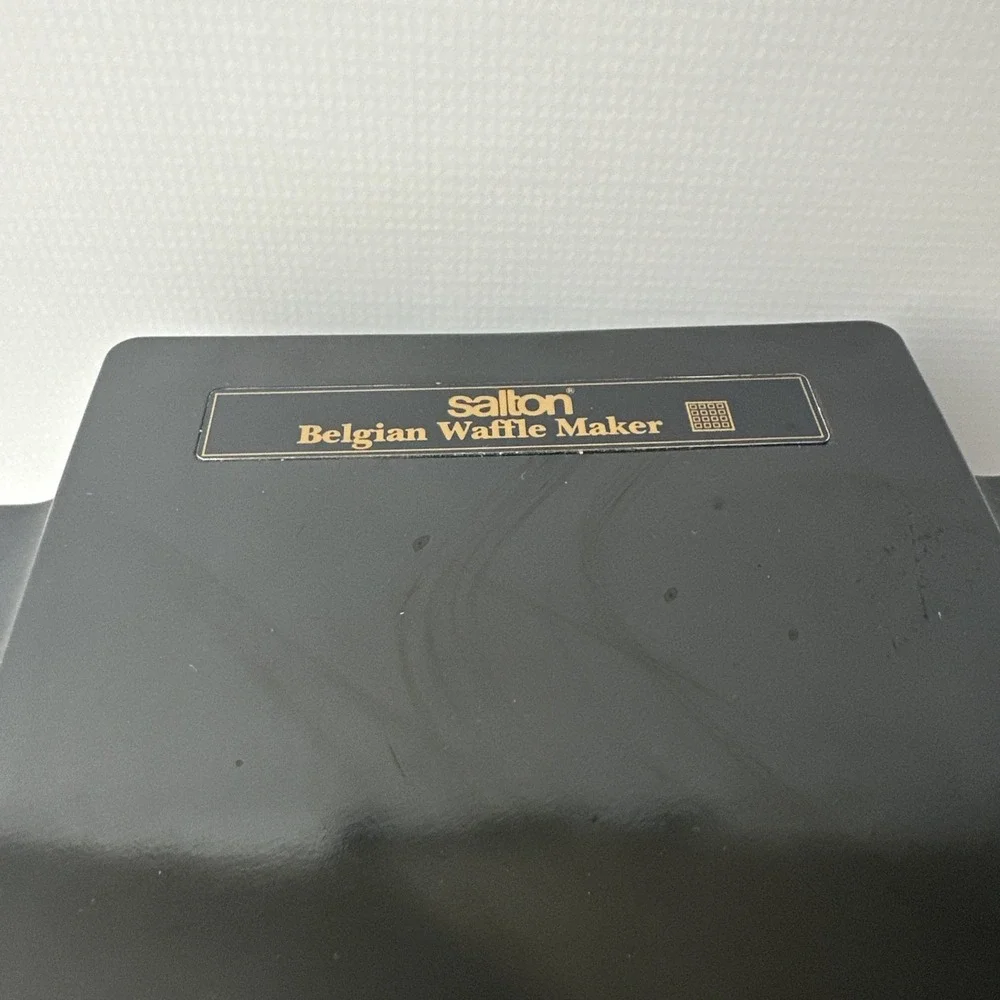 Vintage Salton Electric Belgian Waffle Maker Model WM-4 Black Nonstick Works